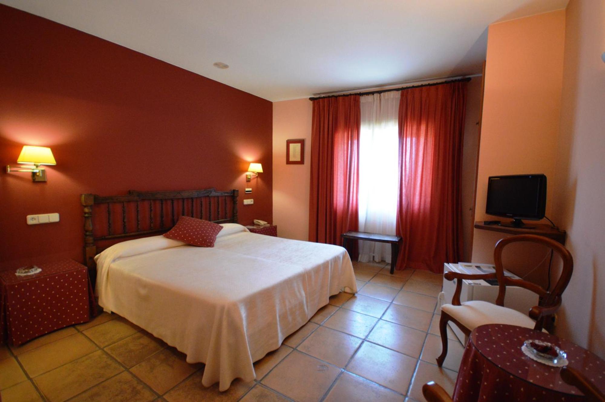 Hotel Can Ceret Sant Pere Pescador Rom bilde